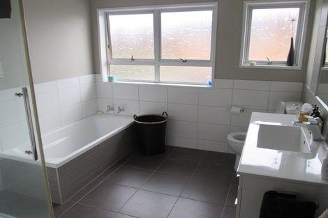 Photo of property in 4 Sunny Bay Road, Matua, Tauranga, 3110