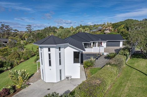Photo of property in 1/4 Roberts Road, Matakatia, Whangaparaoa, 0930