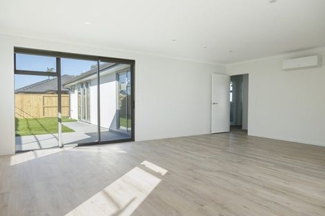 Photo of property in 2 Entelea Close, Papamoa Beach, Papamoa, 3118