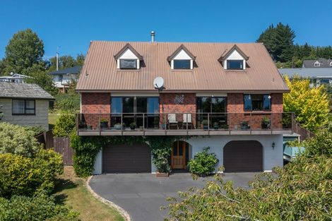 Photo of property in 74 Kinmont Crescent, Kinmont Park, Mosgiel, 9024