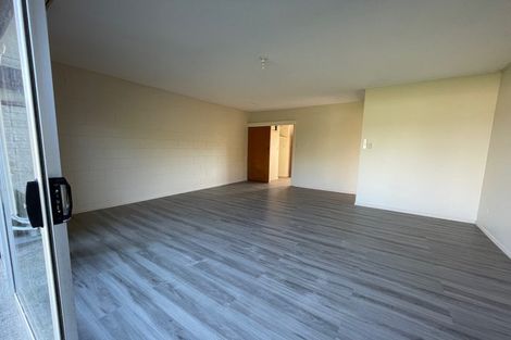 Photo of property in 2/30 Mcleod Road, Henderson, Auckland, 0612