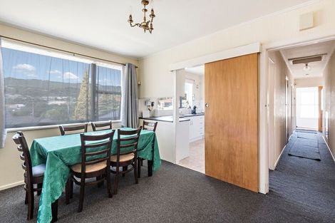 Photo of property in 20 Redwood Avenue, Tawa, Wellington, 5028