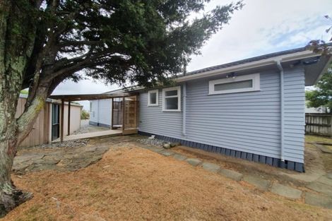 Photo of property in 21 Crispe Road, Clarks Beach, 2122