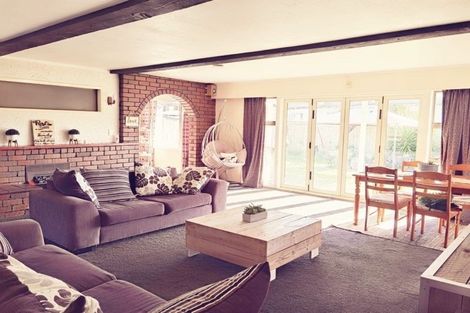 Photo of property in 16 Mirrabooka Avenue, Botany Downs, Auckland, 2010