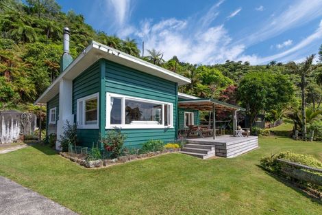 Photo of property in 84 Spencer Road, Lake Tarawera, Rotorua, 3076