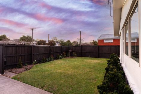 Photo of property in 2/4 Lansbury Avenue, Strowan, Christchurch, 8052
