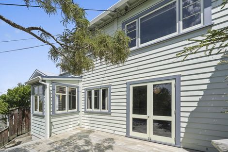 Photo of property in 73 Todman Street, Brooklyn, Wellington, 6021