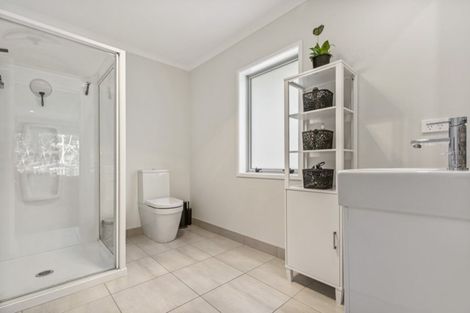 Photo of property in 22b Sunnyvale Road, Swanson, Auckland, 0614