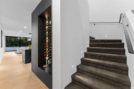 Photo of property in 17a Roland Road, Greenhithe, Auckland, 0632