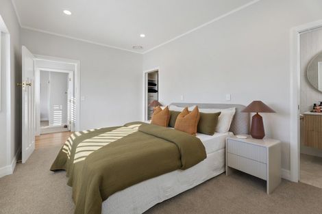 Photo of property in 26 Richmond Avenue, Northcote Point, Auckland, 0627