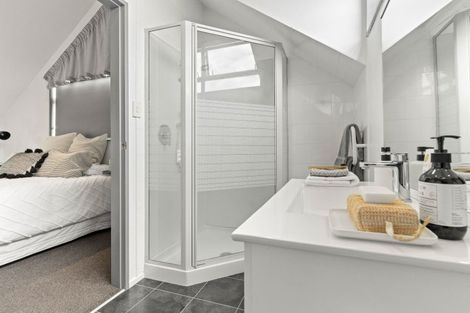 Photo of property in 7a Kempton Street, Greytown, 5712