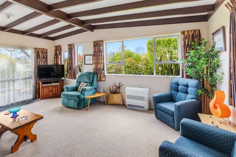 Photo of property in 64 Leamington Street, Waikaia, 9778