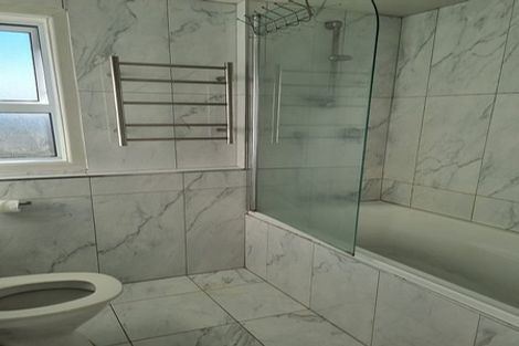 Photo of property in 602 East Coast Road, Pinehill, Auckland, 0630