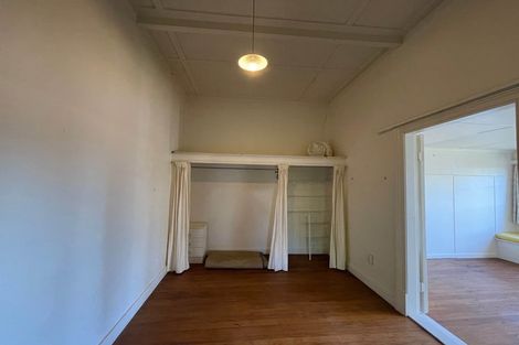 Photo of property in 24 Queen Mary Avenue, New Lynn, Auckland, 0600