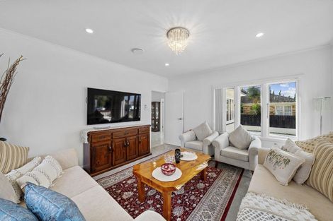 Photo of property in 21 Miller Road, Mangere Bridge, Auckland, 2022