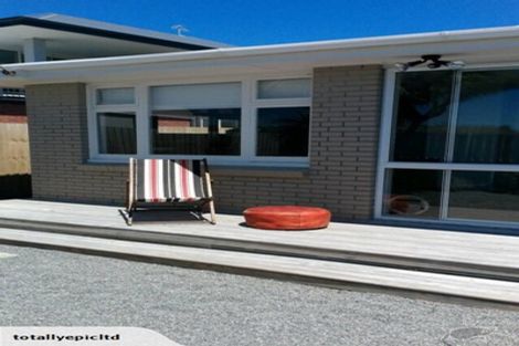 Photo of property in 521 Marine Parade, South New Brighton, Christchurch, 8062