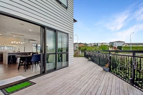 Photo of property in 50 Cloonlyon Drive, Flat Bush, Auckland, 2019