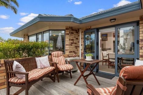 Photo of property in 16 Palm Beach Boulevard, Papamoa Beach, Papamoa, 3118