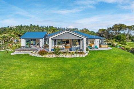Photo of property in 19 Titoki Lane, Whangamata, 3691
