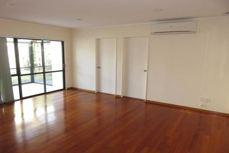 Photo of property in 3 Tamworth Crescent, Newlands, Wellington, 6037