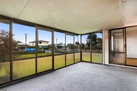 Photo of property in 25 Hill Crescent, Papakura, 2110