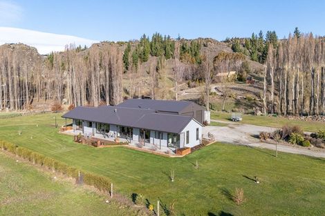 Photo of property in 4 Padgets Lane, Earnscleugh, Alexandra, 9391