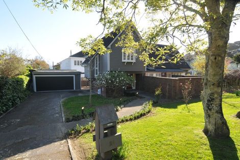 Photo of property in 21 Cheviot Road, Lowry Bay, Lower Hutt, 5013