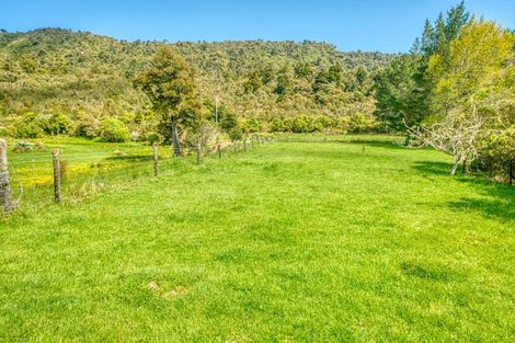 Photo of property in 19 Baty Place, Coal Creek, Greymouth, 7802