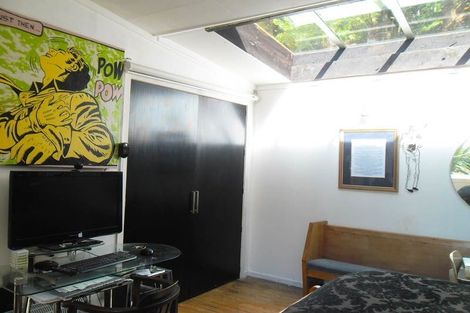 Photo of property in 45 Takahe Road, Titirangi, Auckland, 0604