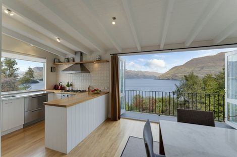 Photo of property in 6 Matau Place, Fernhill, Queenstown, 9300