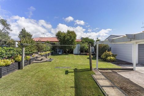Photo of property in 302 Dickson Road, Papamoa Beach, Papamoa, 3118