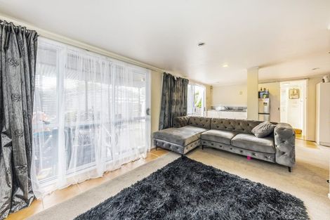 Photo of property in 28 Boundary Road, Opaheke, Papakura, 2113