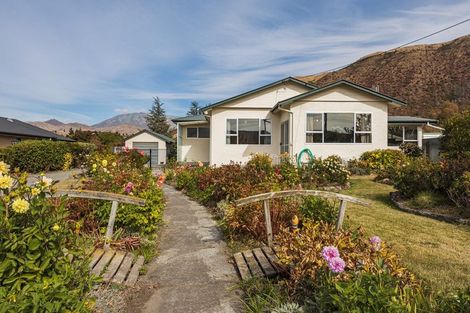 Photo of property in 27 Bledisloe Street, Kurow, 9435