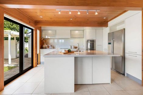 Photo of property in 2/160 Bucklands Beach Road, Bucklands Beach, Auckland, 2012