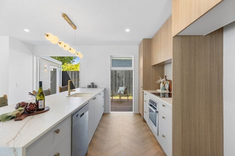 Photo of property in 1/92 Holly Road, St Albans, Christchurch, 8014