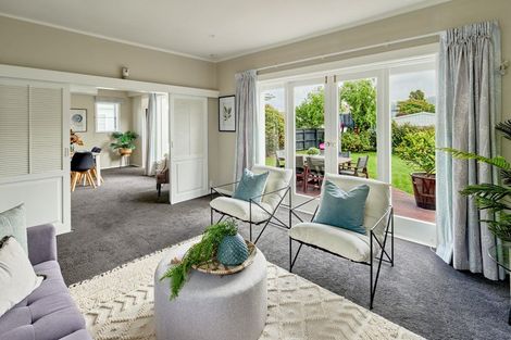 Photo of property in 4 Okura Grove, Boulcott, Lower Hutt, 5010