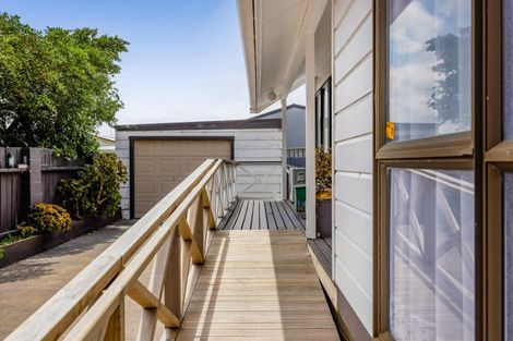 Photo of property in 5 Dieffenbach Street, Opunake, 4616