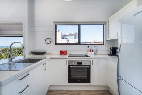 Photo of property in 114 Totara Place, Matarangi, Whitianga, 3592