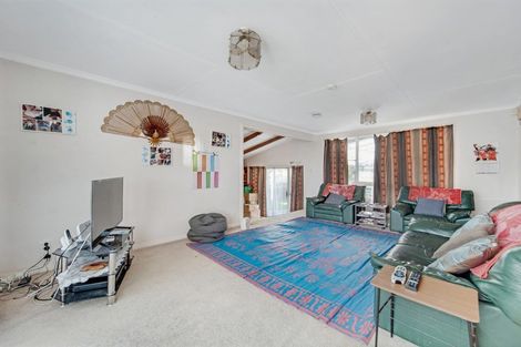 Photo of property in 57 Dale Crescent, Pakuranga, Auckland, 2010