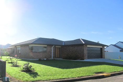 Photo of property in 14 Almond Grove, Feilding, 4702