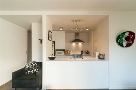 Photo of property in Montreaux Apartments, 2k/164 The Terrace, Wellington Central, Wellington, 6011