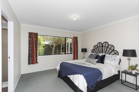 Photo of property in 19 Karina Road, Merrilands, New Plymouth, 4312