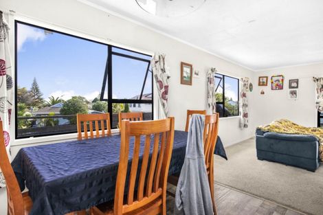 Photo of property in 6 Southview Place, Wattle Downs, Auckland, 2102