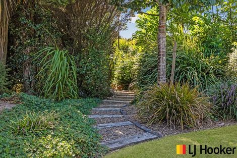 Photo of property in 98 Bushlake Way, Kingseat, Papakura, 2580