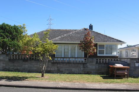 Photo of property in 75 Cobham Crescent, Kelston, Auckland, 0602