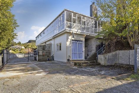 Photo of property in 15a Romney Square, Tawa, Wellington, 5028