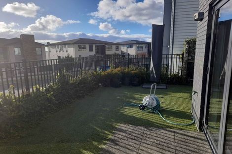 Photo of property in 3 Maureen Close, East Tamaki Heights, Auckland, 2016