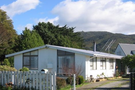 Photo of property in 56 Lyon Street, Featherston, 5710