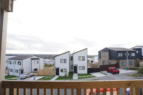 Photo of property in 24a Crestview Rise, Papakura, 2110