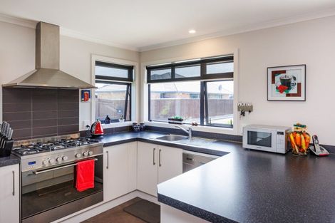 Photo of property in 14 Lorenzo Place, Kelvin Grove, Palmerston North, 4414